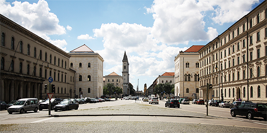 view of the main entrance of the LMU main building